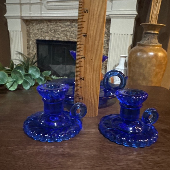 BEAUTIFUL SET OF HEISEY GLASS COBALT PRESSED GLASS CHAMBERSTICKS/CANDLEHOLDERS! - Picture 4 of 4